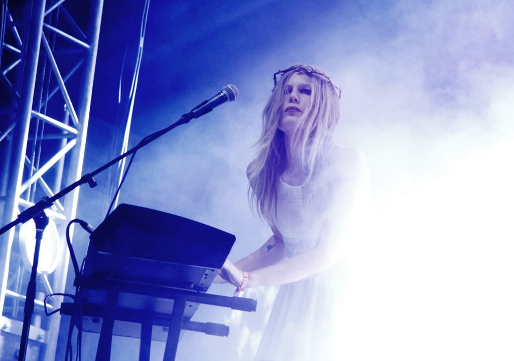 Festivalens stora överraskning: danska Myrkur, eller Amalie Bruun.