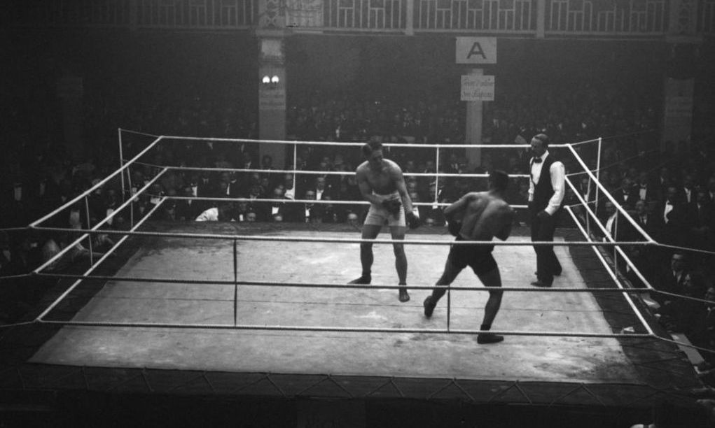 Georges Carpentier boxas mot Jeff Smith 1913. 